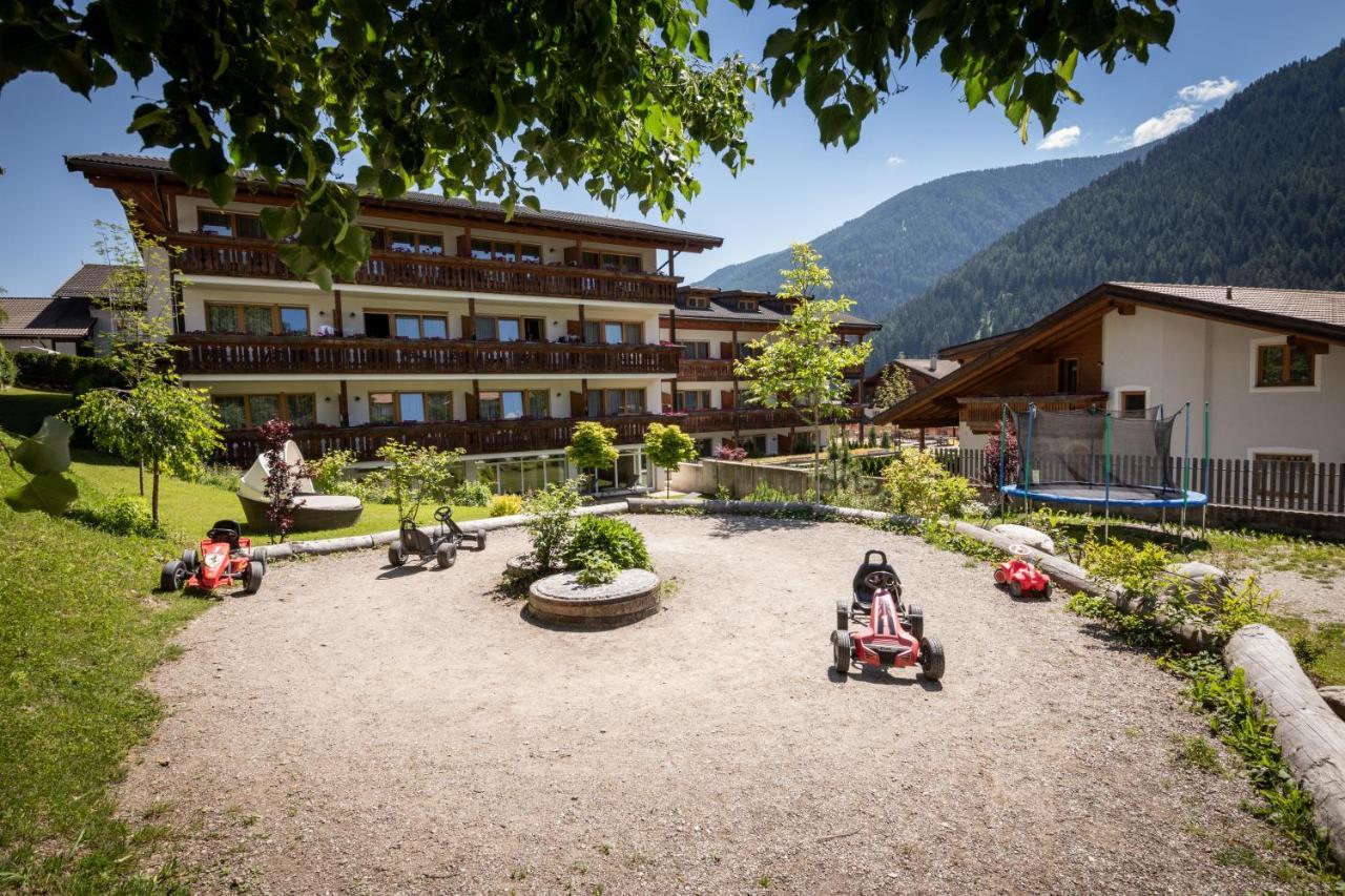 Familienhotel Viktoria Ultimo Esterno foto